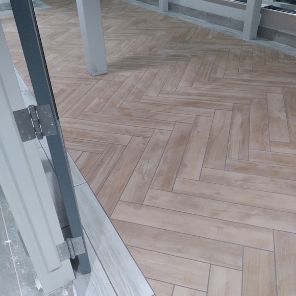 Tile installation - Picture 5 of 8